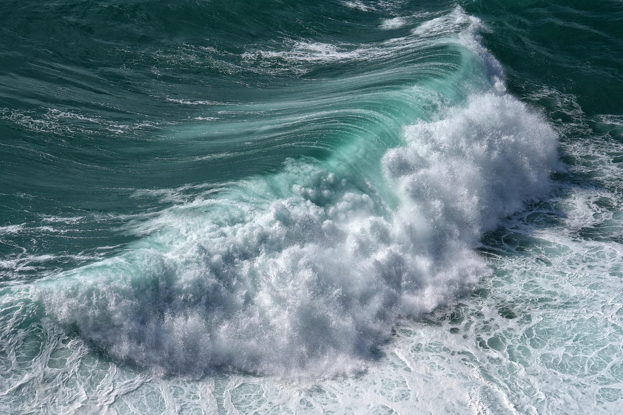 wave-9067749_1280